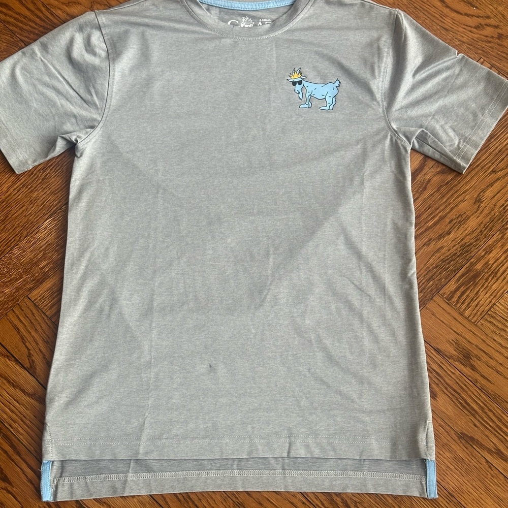 NWOT GOAT Mens Dri-Fit Size XS Grey